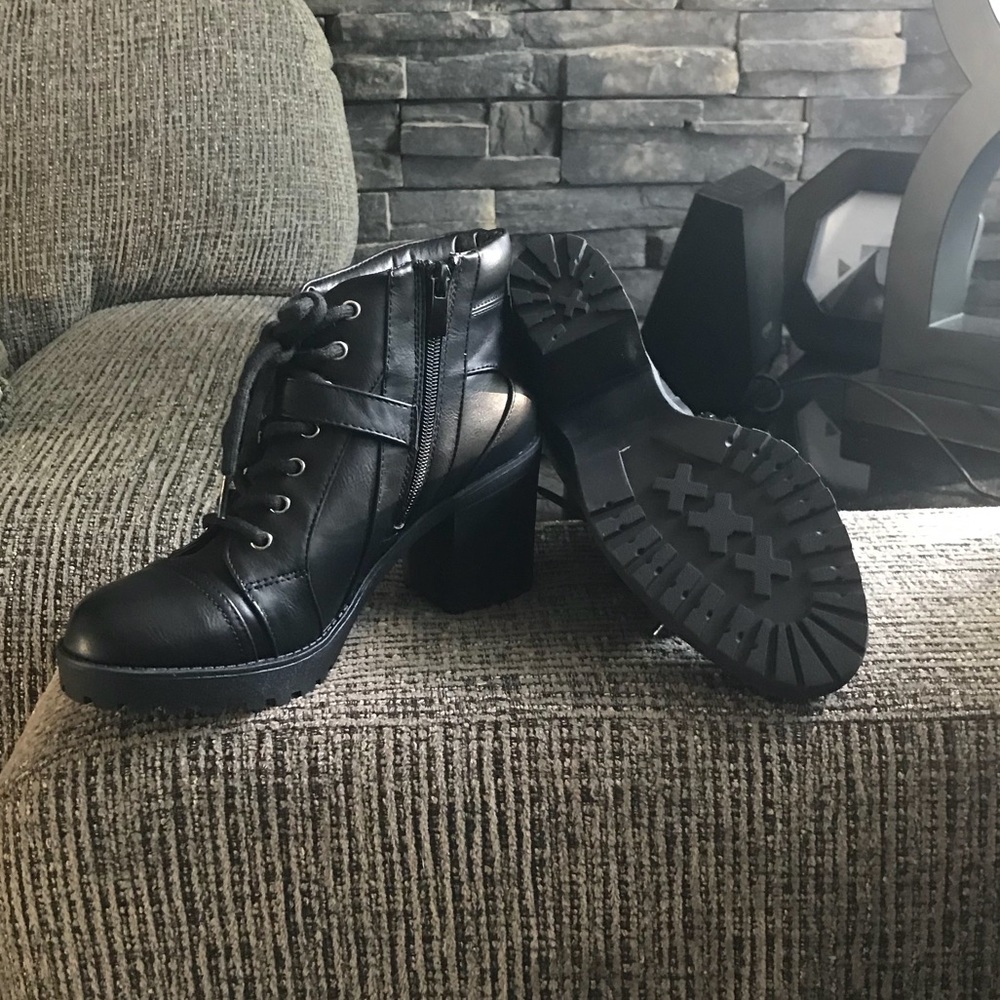 Xoxo lace up heeled ankle black boots